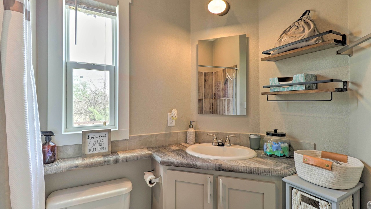 Photo of Bathroom in Milam County