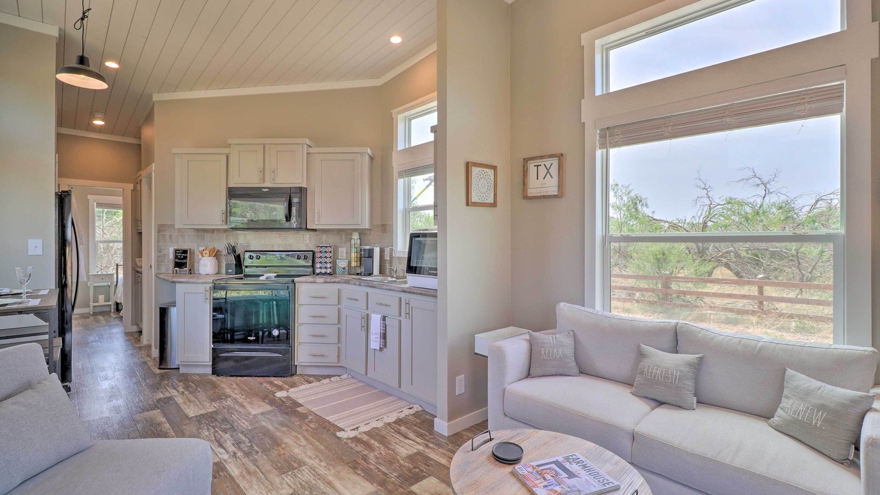Photo of Livingroom in Milam County