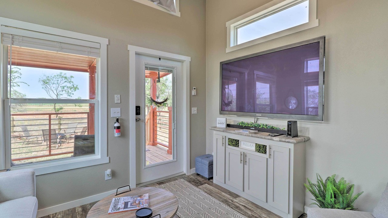 Photo of Livingroom in Milam County