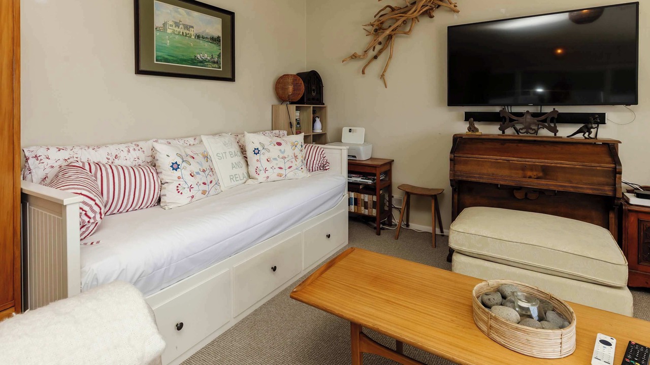 Photo of Livingroom in Oakura