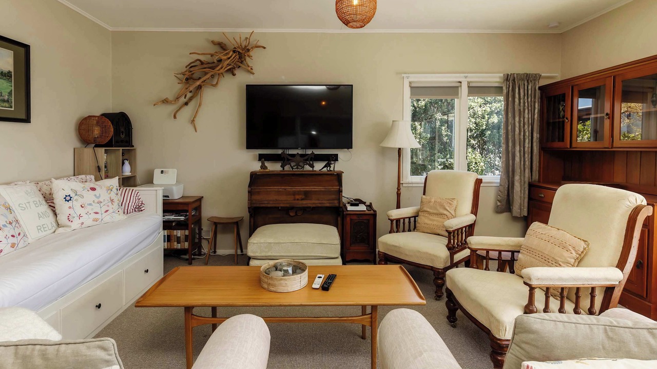 Photo of Livingroom in Oakura