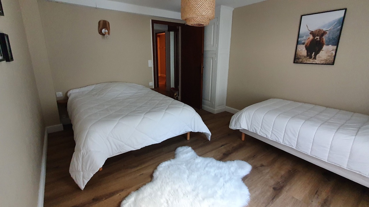 Photo of Bedroom in Sarrancolin