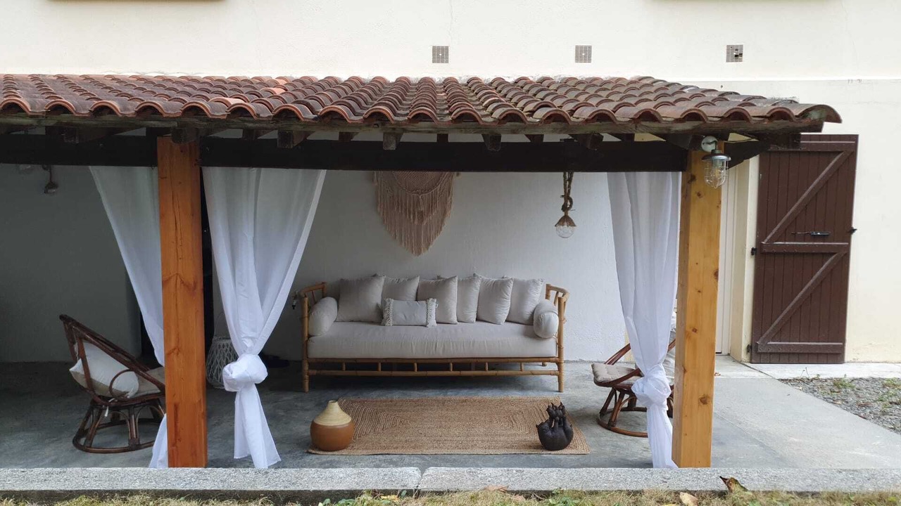 Photo of Outdoor in Sarrancolin