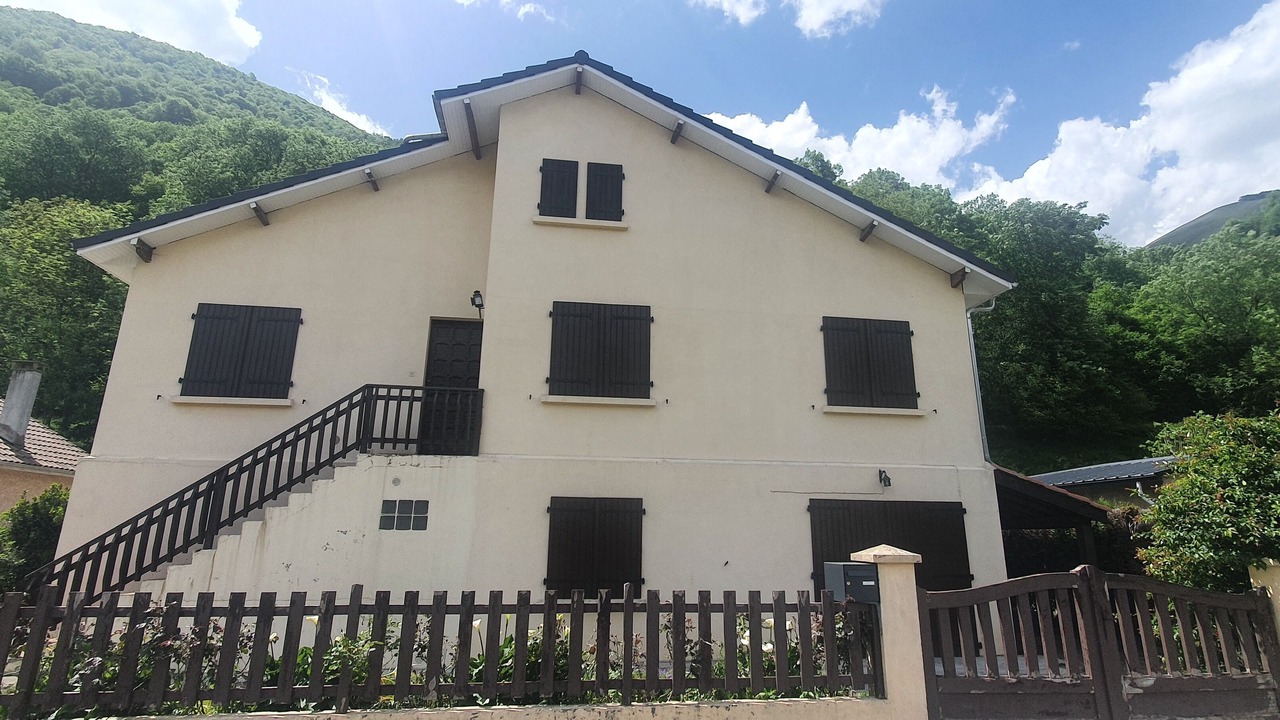 Photo of Outdoor in Sarrancolin