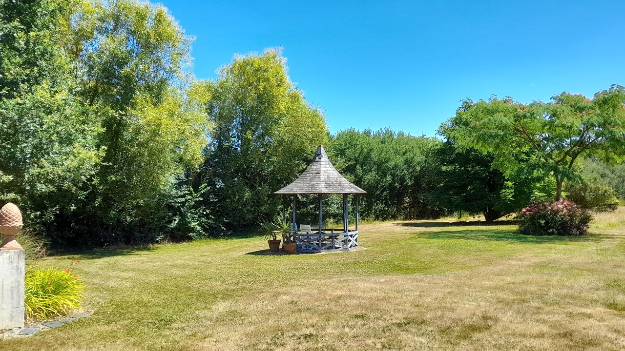 Photo of Outdoor in Saint-Sauveur-de-Flee