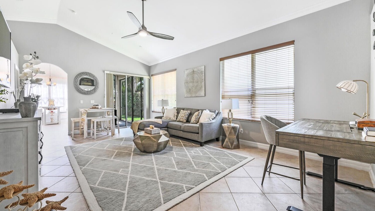 Photo of Livingroom in Saturnia Lakes