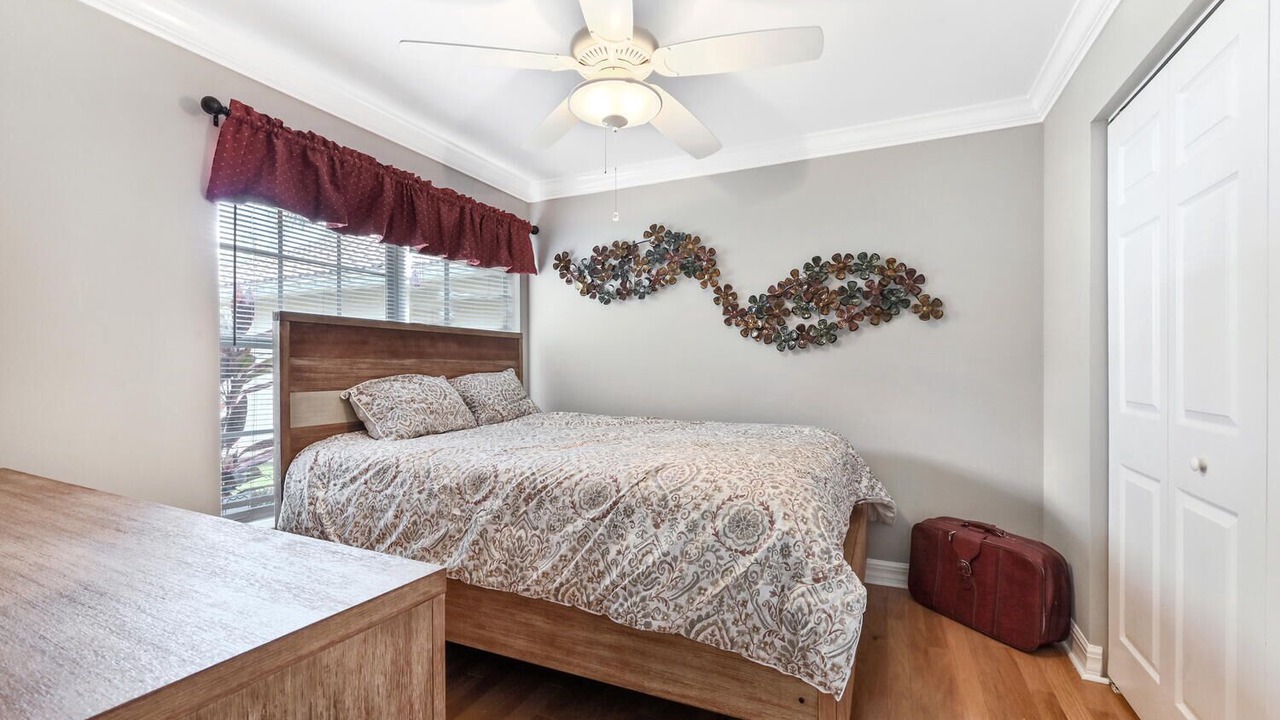 Photo of Bedroom in Saturnia Lakes