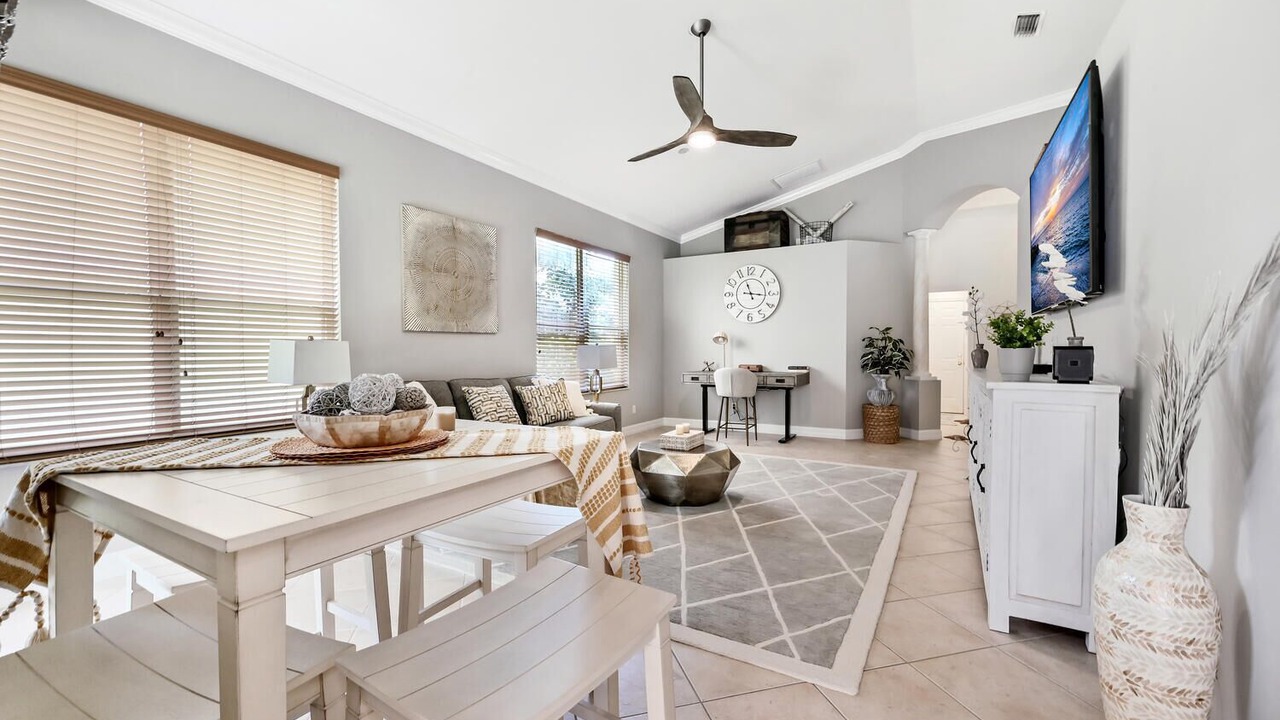 Photo of Livingroom in Saturnia Lakes