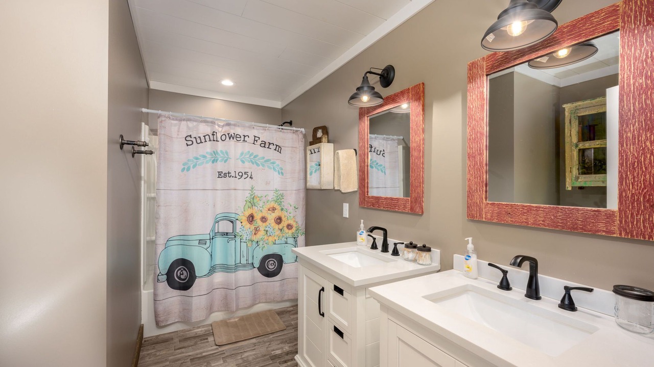 Photo of Bathroom in Alexander