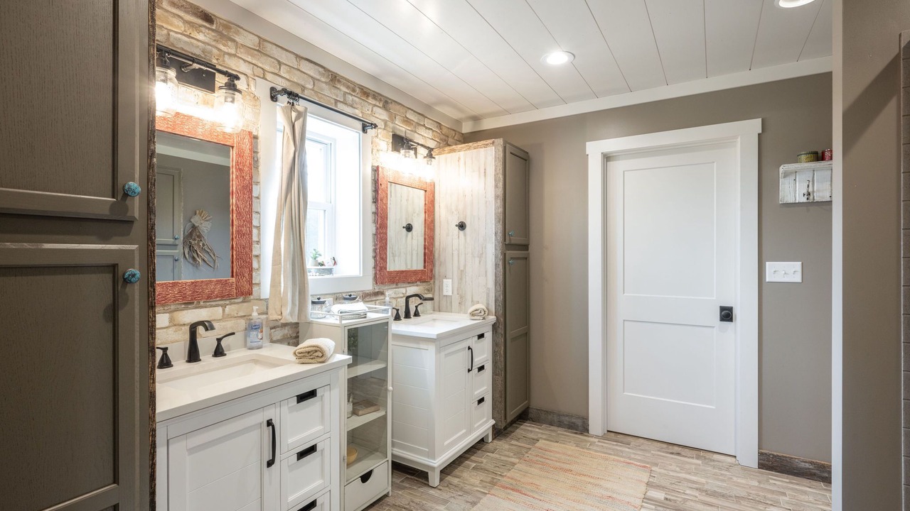 Photo of Bathroom in Alexander