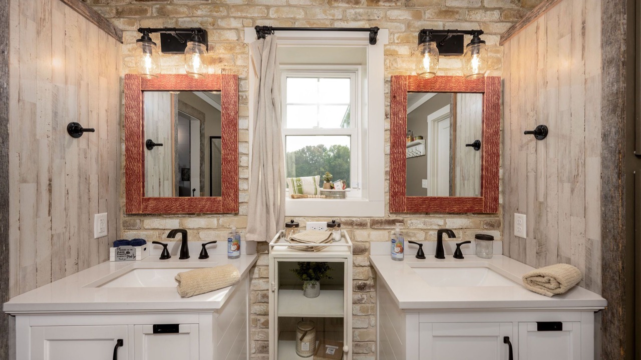 Photo of Bathroom in Alexander