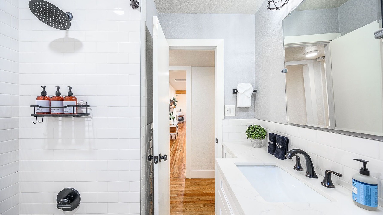 Photo of Bathroom in Rancho Oakey
