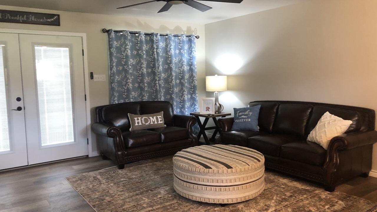 Photo of Livingroom in Leakey