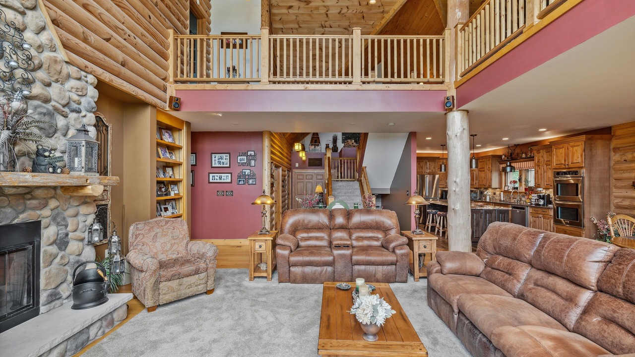 Photo of Livingroom in McHenry