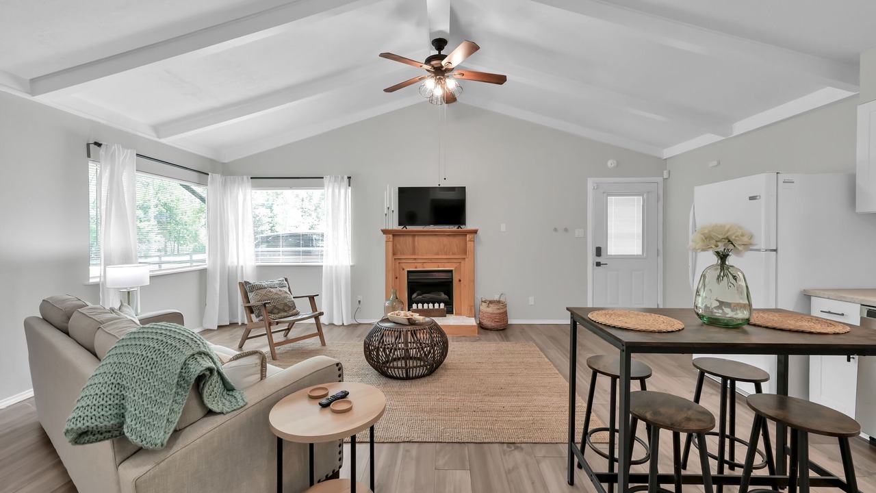 Photo of Livingroom in Montgomery