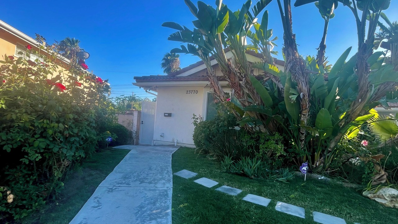 Photo of Outdoor in Canoga Park