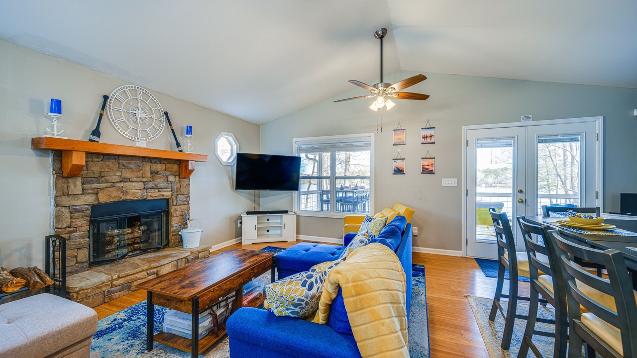 Photo of Livingroom in Eatonton