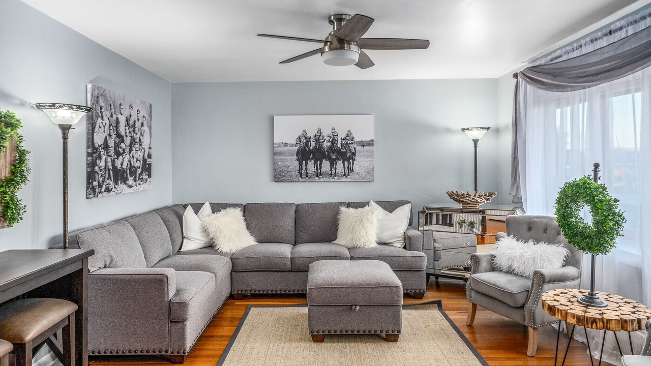 Photo of Livingroom in Canton