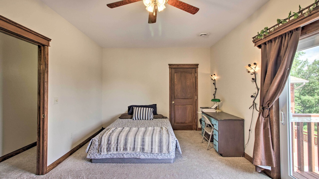 Photo of Livingroom in Frazee