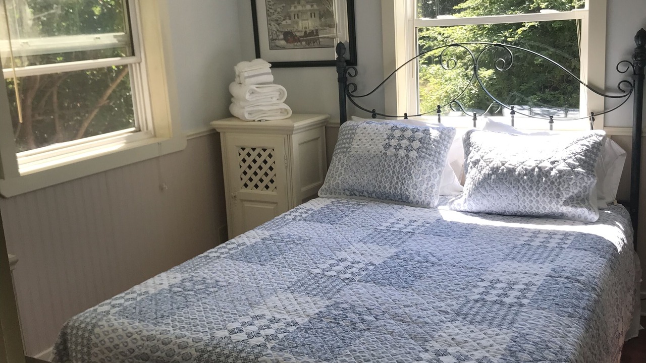 Photo of Bedroom in Western Shore