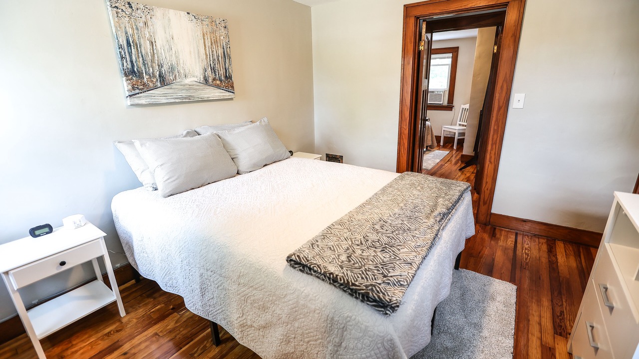 Photo of Bedroom in Orchard Park