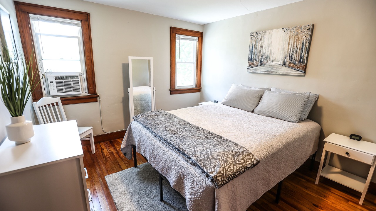 Photo of Bedroom in Orchard Park
