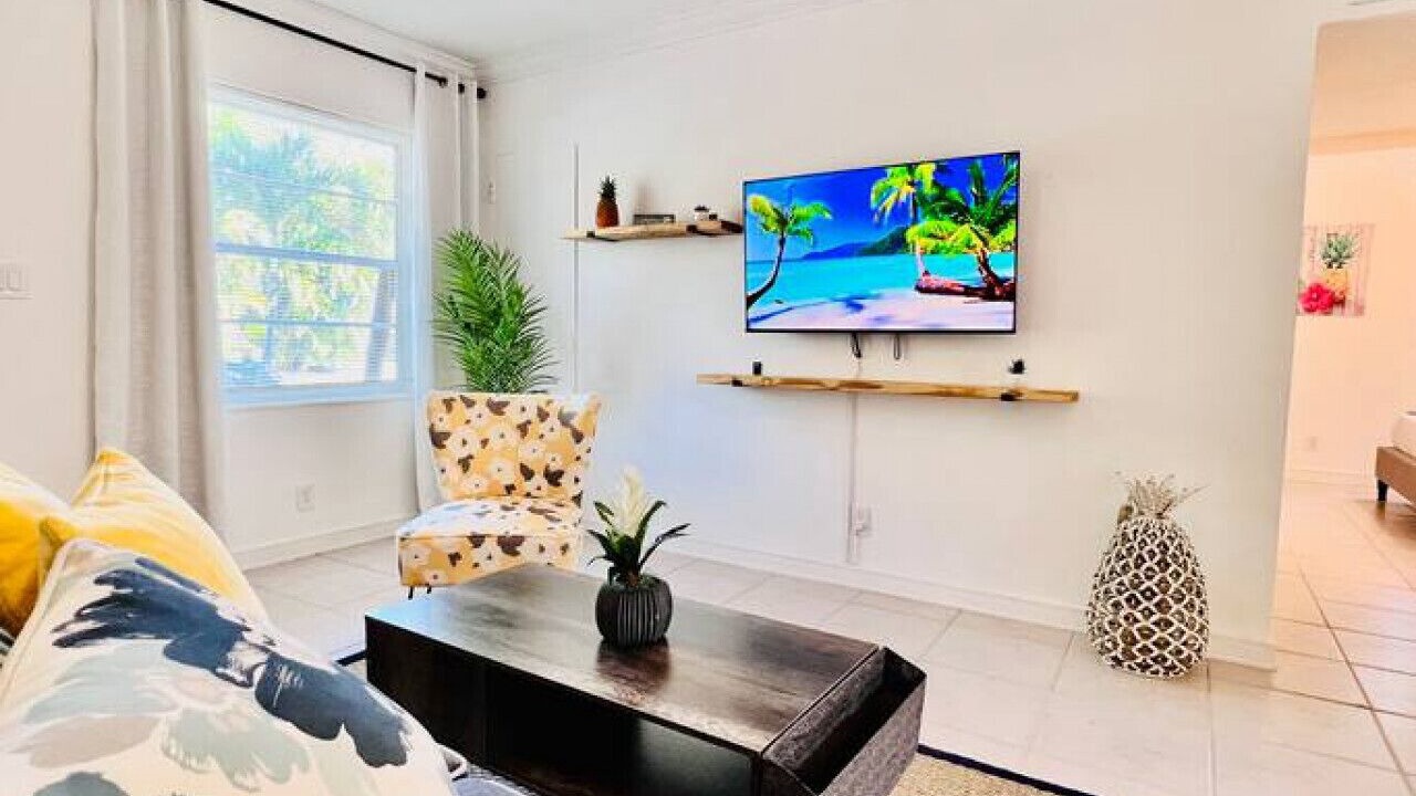 Photo of Livingroom in Poinsettia Heights