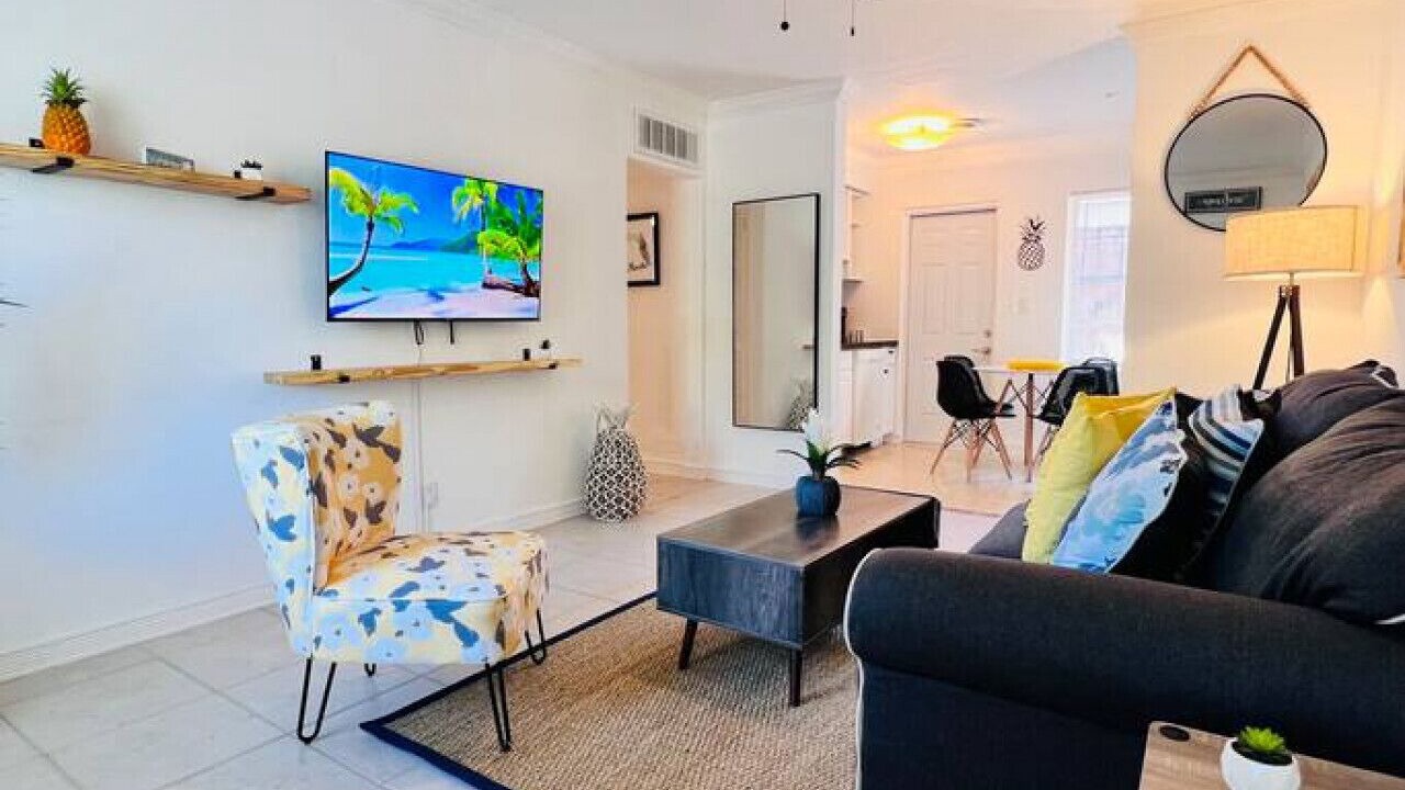 Photo of Livingroom in Poinsettia Heights