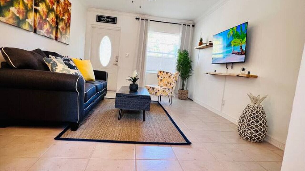 Photo of Livingroom in Poinsettia Heights