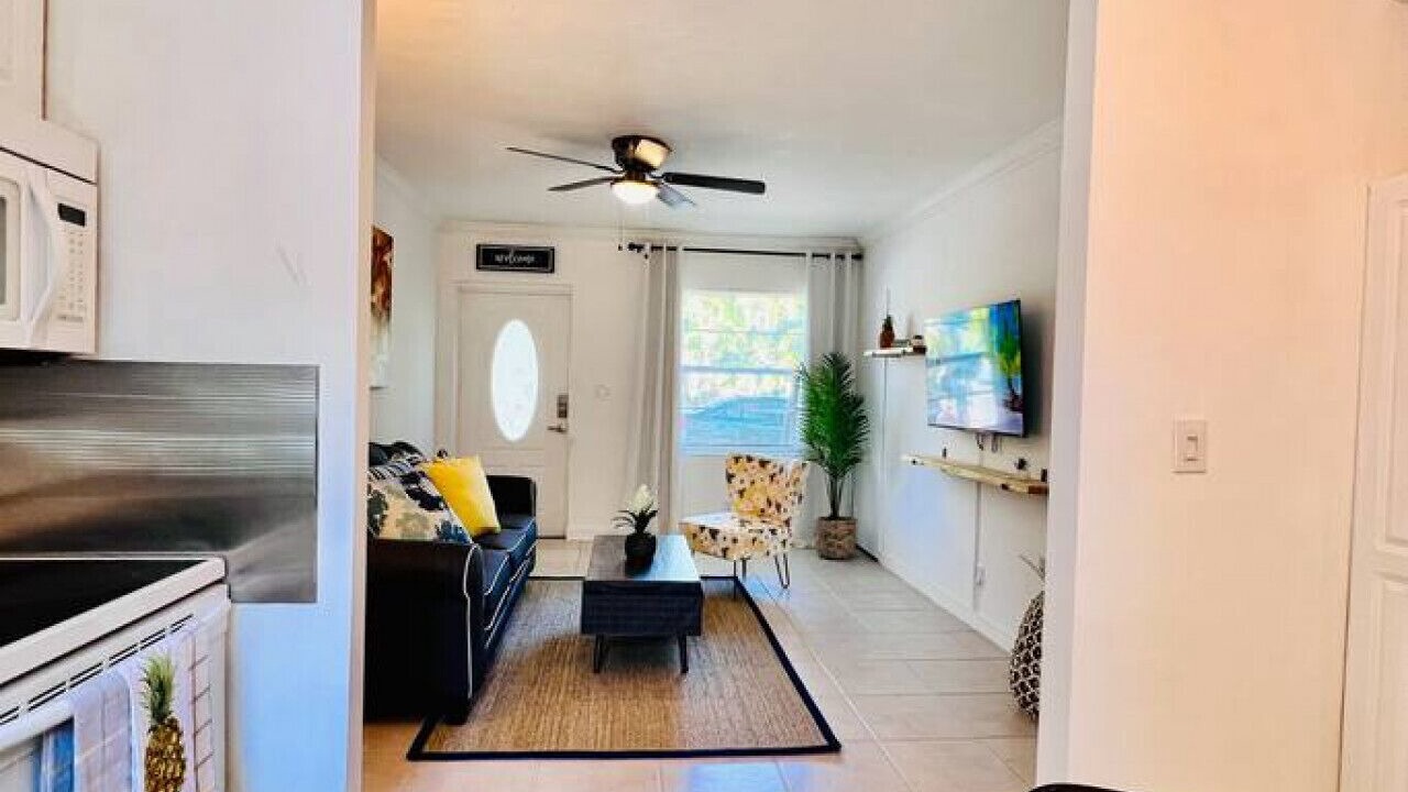 Photo of Livingroom in Poinsettia Heights