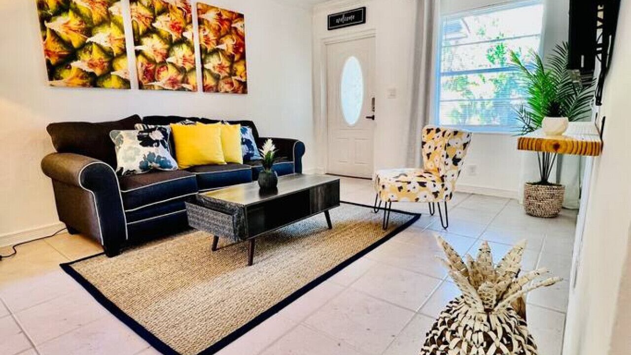 Photo of Livingroom in Poinsettia Heights