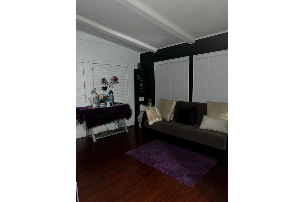 Photo of Livingroom in Canoga Park