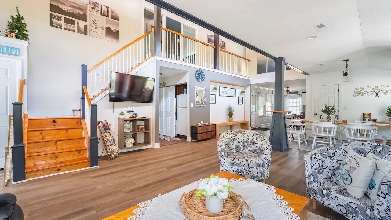 Photo of Livingroom in Roach