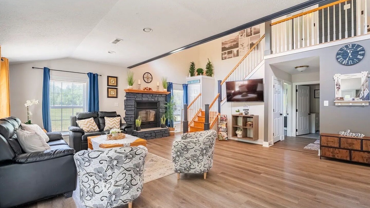 Photo of Livingroom in Roach