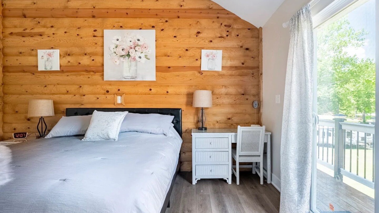 Photo of Bedroom in Roach