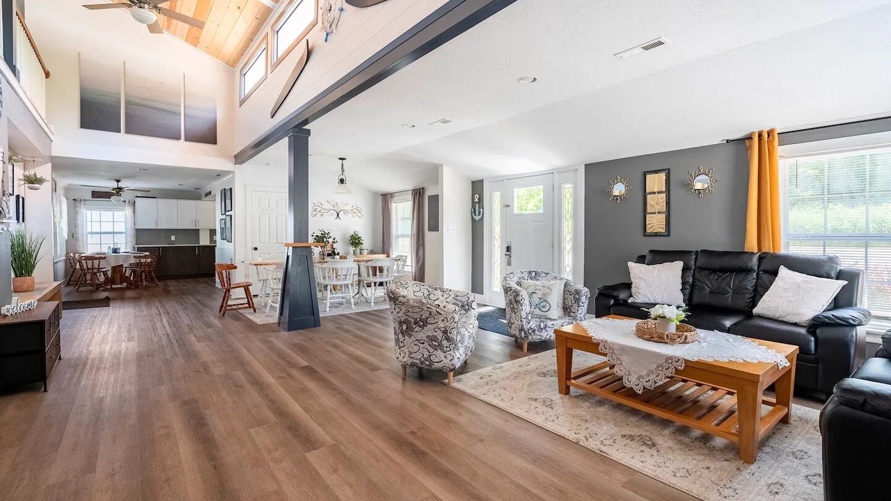 Photo of Livingroom in Roach