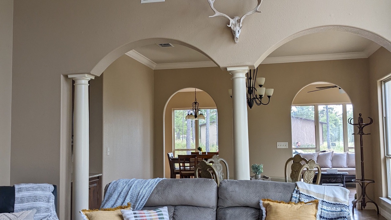 Photo of Livingroom in Bronson