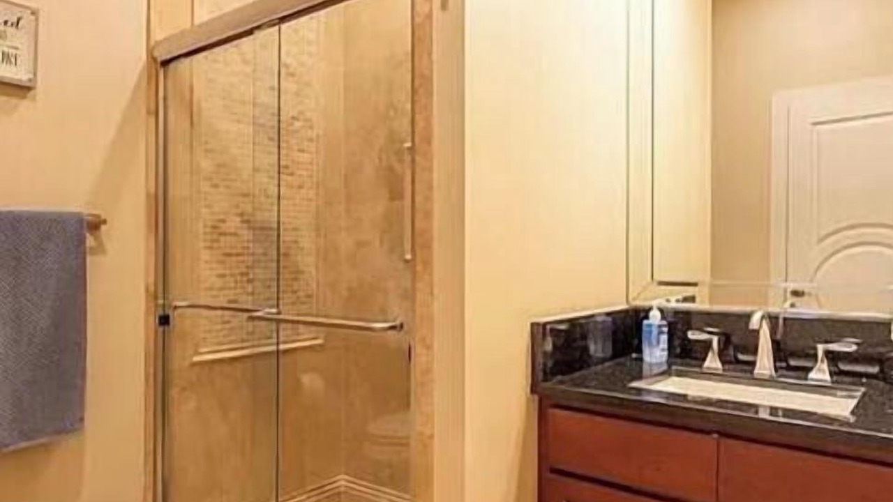Photo of Bathroom in Eagle Pass
