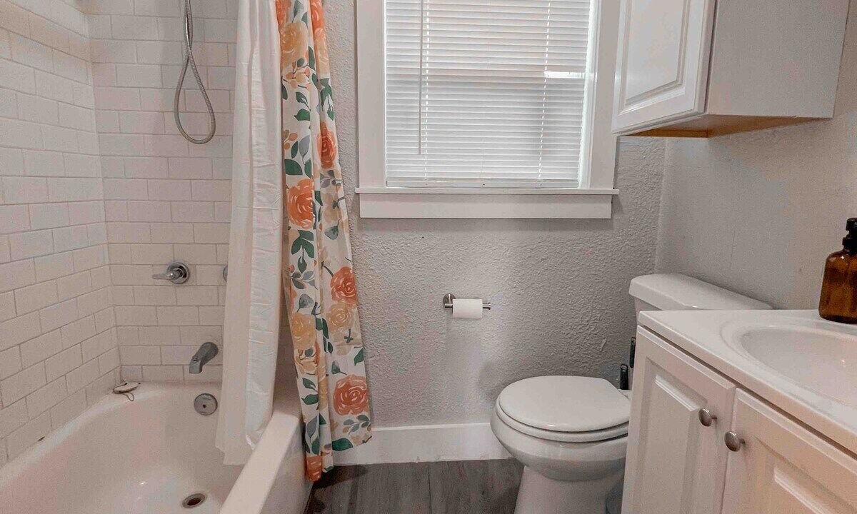 Photo of Bathroom in Central City