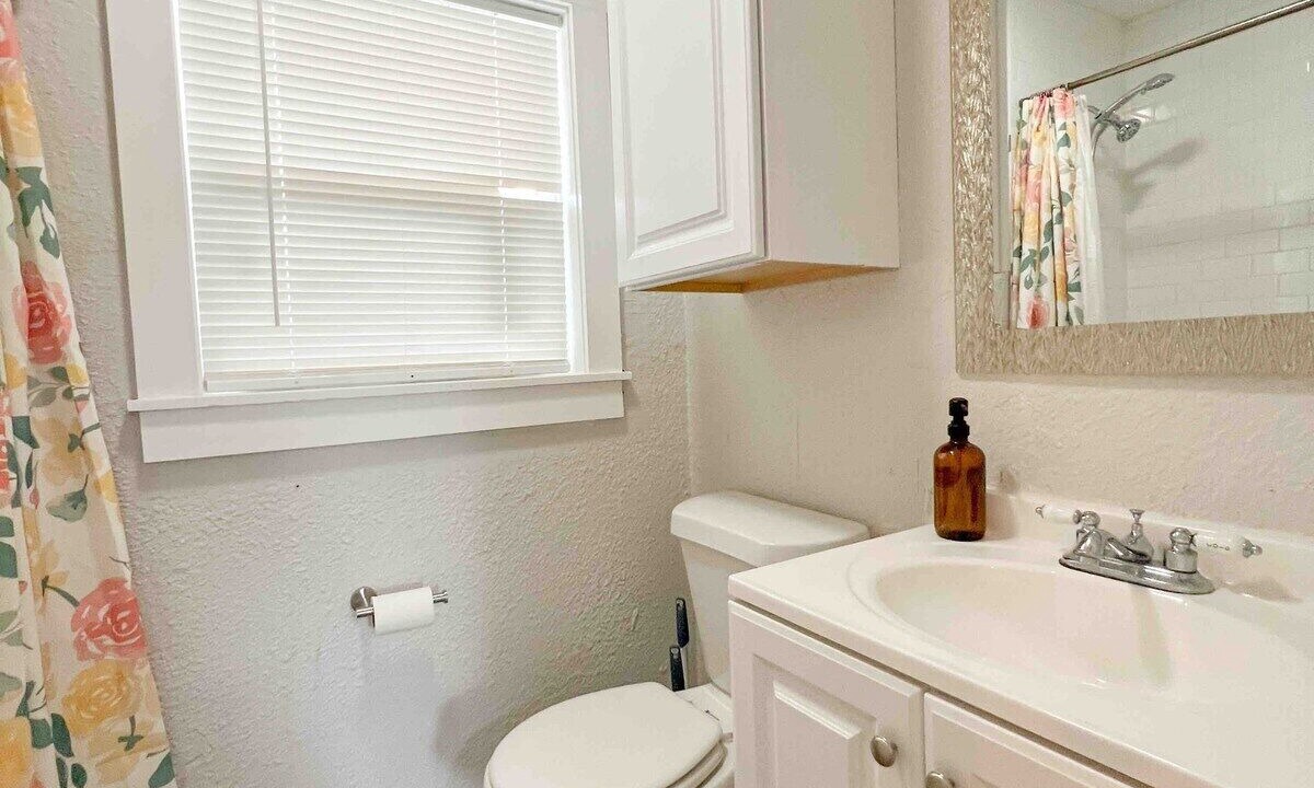 Photo of Bathroom in Central City