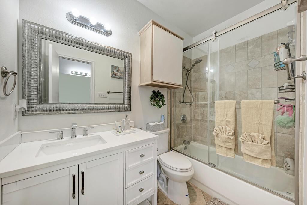 Photo of Bathroom in Lakeway