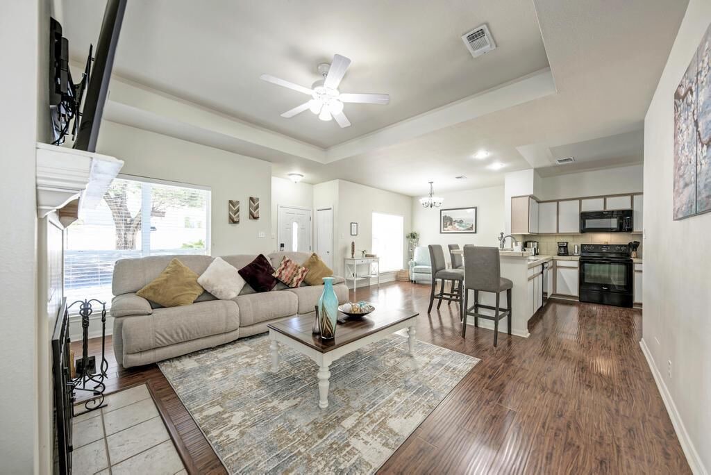 Photo of Livingroom in Lakeway