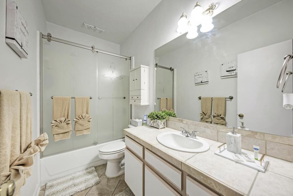 Photo of Bathroom in Lakeway
