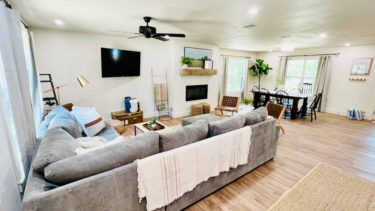Photo of Livingroom in Chico