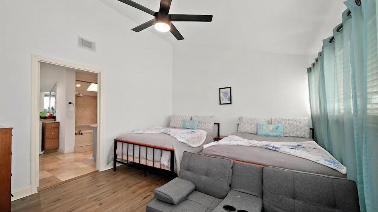 Photo of Bedroom in Seven Coves
