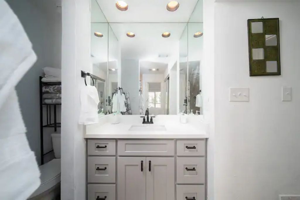 Photo of Bathroom in Seven Coves