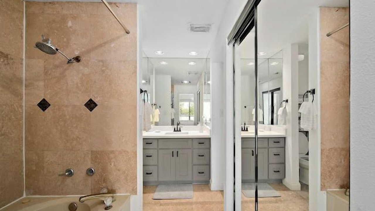 Photo of Bathroom in Seven Coves