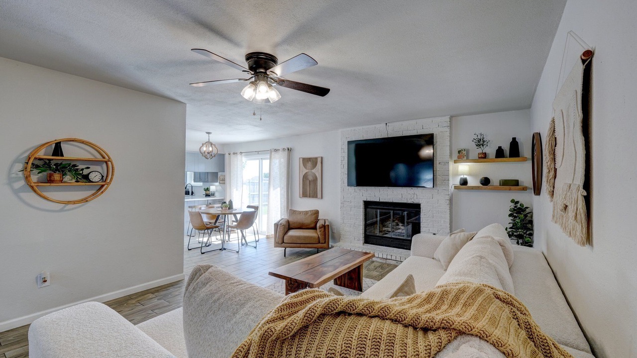 Photo of Livingroom in Moore