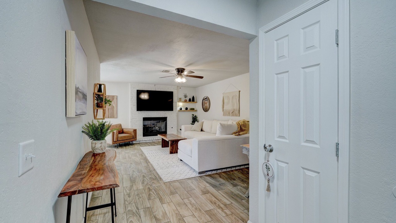 Photo of Livingroom in Moore