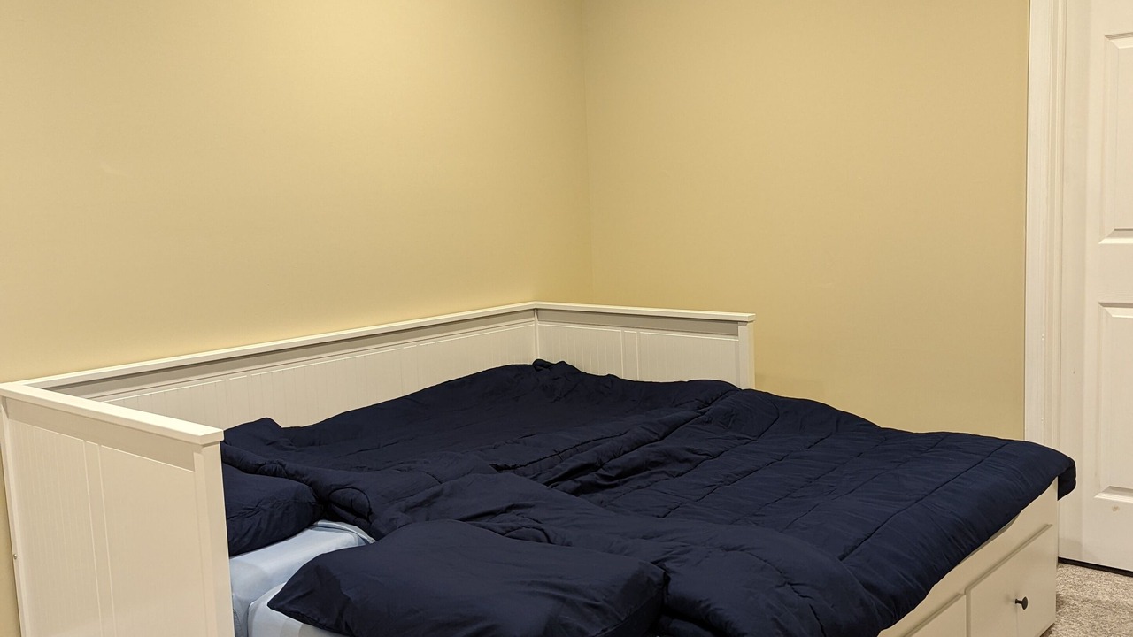 Photo of Bedroom in Rowland